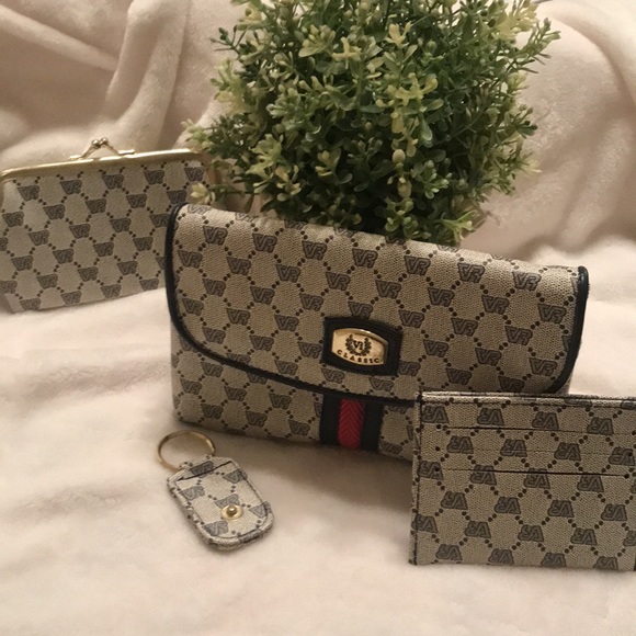 Vr Classic Clutch Wallet - Women | Color: Blue - Picture 4 of 17